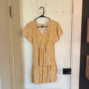 Universal Thread yellow Floral Blouse